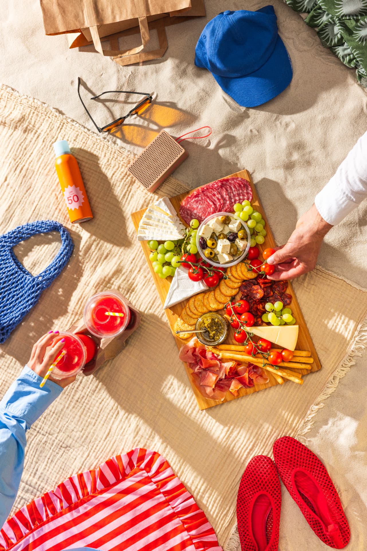 Beach Picnic Board — Lifestyle Imagery